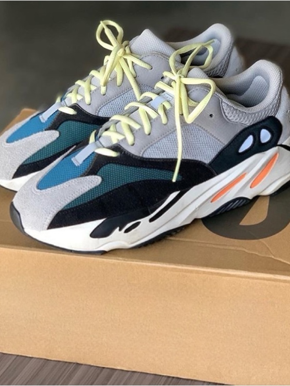 Men's Wave Runner-Style Athletic Sneakers in Gray Teal and Black